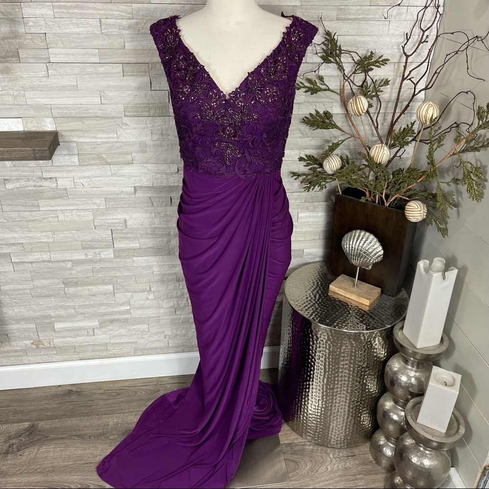Cameron Blake by Mon Cheri Size 6 Elegant Formal Lace-Beaded Bodice EUC Plum